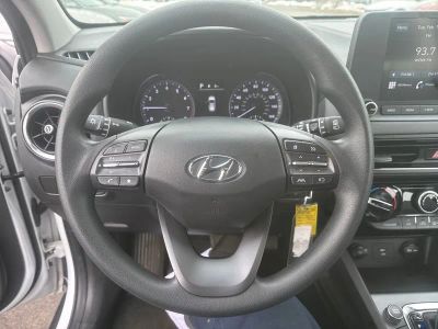 2023 Hyundai Kona SE - Photo 17