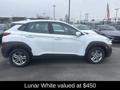 2023 Hyundai Kona SE - Photo 3