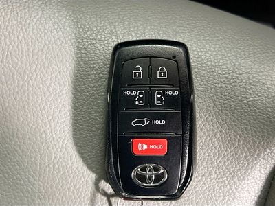 2026 Toyota Sienna — photo 32 view