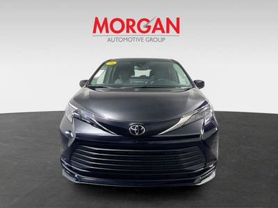 2026 Toyota Sienna — photo 8 view