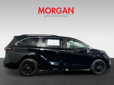2026 Toyota Sienna — side profile view