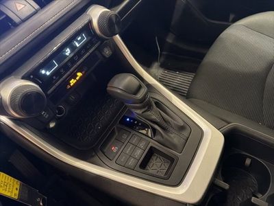 2025 Toyota RAV4 LE - Photo 12