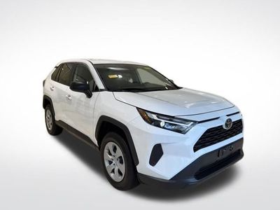 2025 Toyota RAV4 LE - Photo 6
