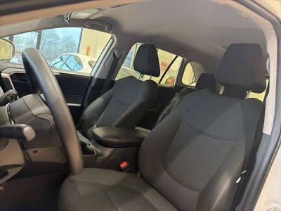 2025 Toyota RAV4 LE - Photo 18