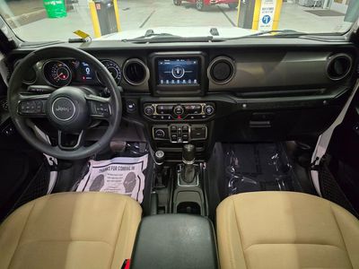2023 Jeep Wrangler - Photo 35