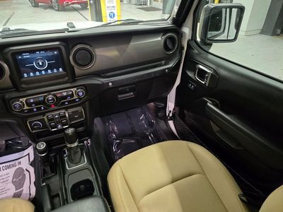 2023 Jeep Wrangler - Photo 37