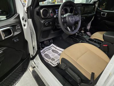 2023 Jeep Wrangler - Photo 15