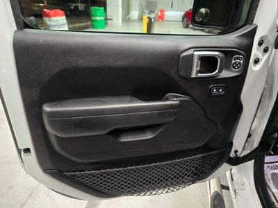 2023 Jeep Wrangler - Photo 13