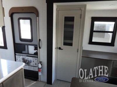 2026 Forest River RV Wildwood Heritage Glen — photo 17 view