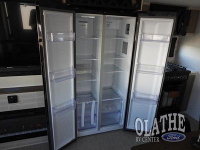 2026 Forest River RV Wildwood Heritage Glen — photo 13 view