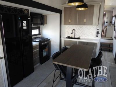 2026 Forest River RV Wildwood Heritage Glen — photo 11 view