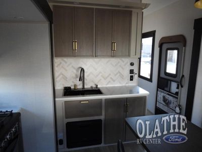 2026 Forest River RV Wildwood Heritage Glen — photo 15 view