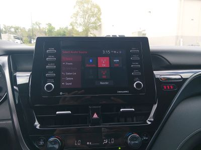 2024 Toyota Camry — photo 18 view