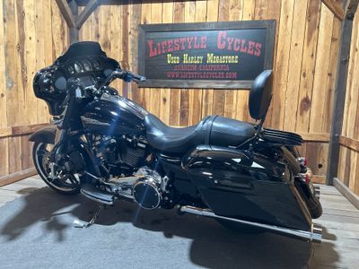 2017 Harley-Davidson Street Glide Special - Photo 2