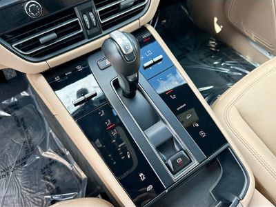 2024 Porsche Macan - Photo 16