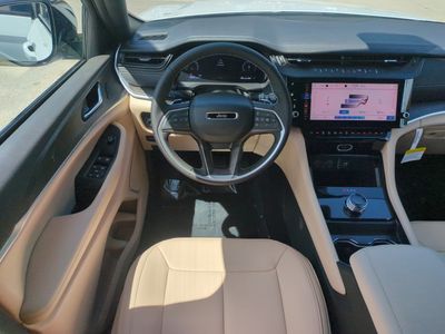 2026 Jeep Grand Cherokee — photo 17 view