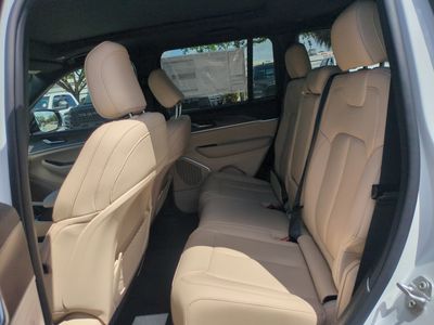 2026 Jeep Grand Cherokee — photo 15 view