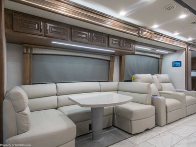2026 Fleetwood Discovery LXE - Photo 8