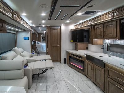2026 Fleetwood Discovery LXE - Photo 13