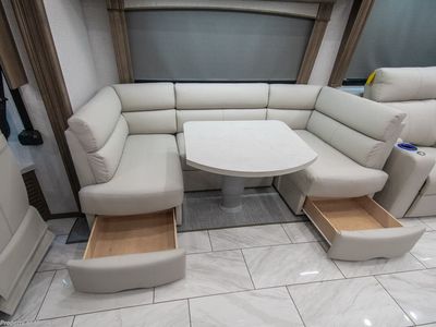 2026 Fleetwood Discovery LXE - Photo 10