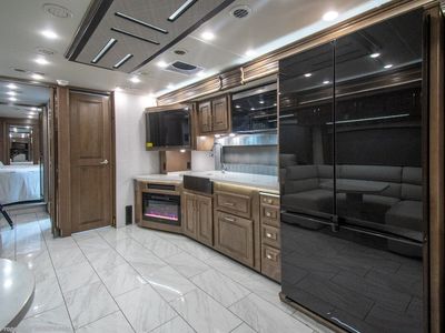 2026 Fleetwood Discovery LXE - Photo 15