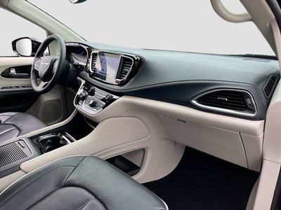2024 Chrysler Pacifica - Photo 30