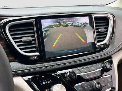 2024 Chrysler Pacifica - Photo 14