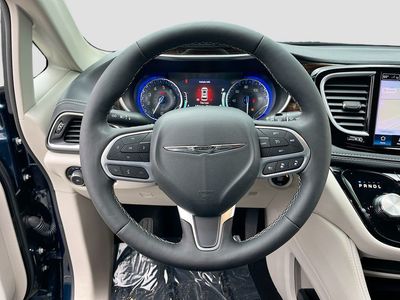 2024 Chrysler Pacifica - Photo 11
