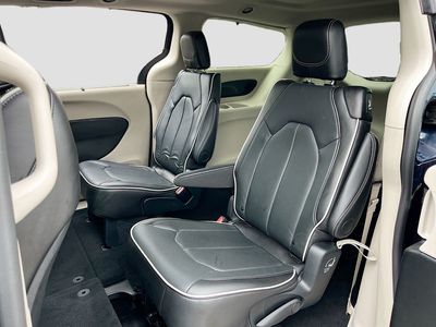 2024 Chrysler Pacifica - Photo 25