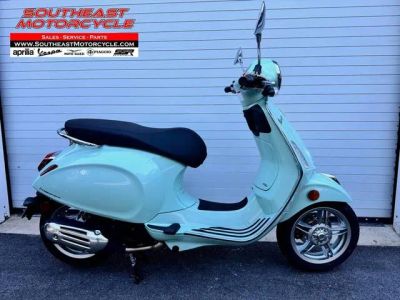 2025 Vespa Primavera 150 — front three-quarter view