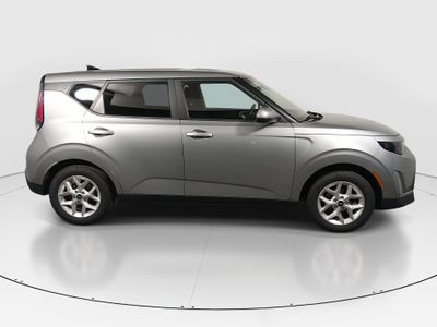 2024 Kia Soul — photo 8 view