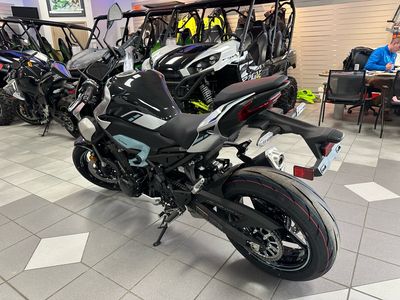 2025 Kawasaki Z900 ABS - Photo 3
