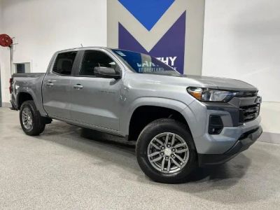 2024 Chevrolet Colorado - Photo 2