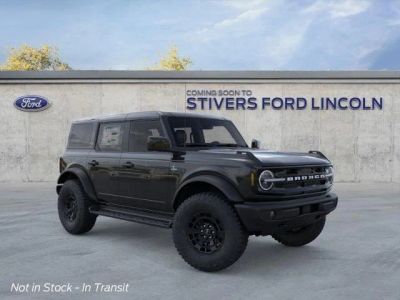 2026 Ford Bronco Outer Banks in Shadow Black — front three-quarter view