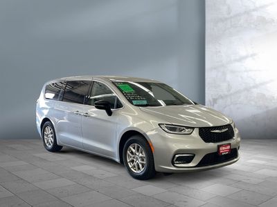 2024 Chrysler Pacifica - Photo 8