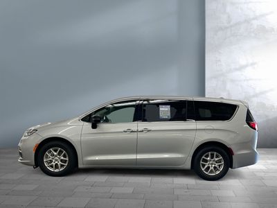 2024 Chrysler Pacifica - Photo 3