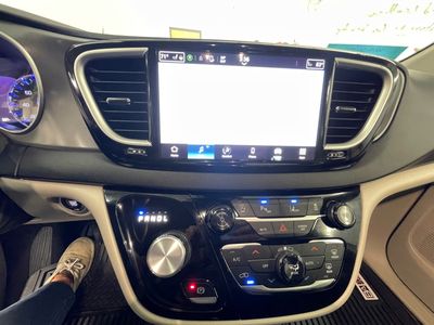 2024 Chrysler Pacifica - Photo 11