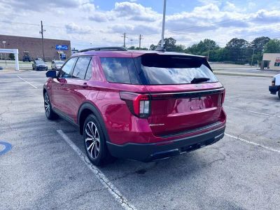 2025 Ford Explorer — detail view