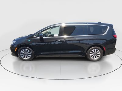 2023 Chrysler Pacifica — interior view