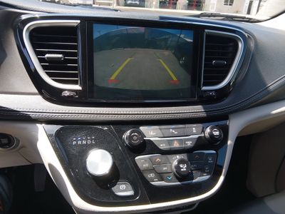 2023 Chrysler Pacifica — photo 16 view