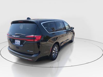 2023 Chrysler Pacifica — photo 7 view
