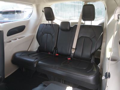 2023 Chrysler Pacifica — photo 17 view