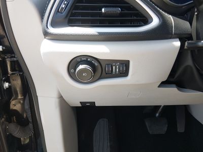 2023 Chrysler Pacifica — photo 13 view