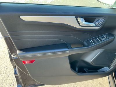 2021 Ford Escape — photo 15 view