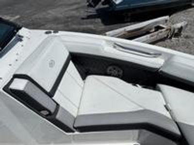 2023 Cobalt R6 OB - Photo 9