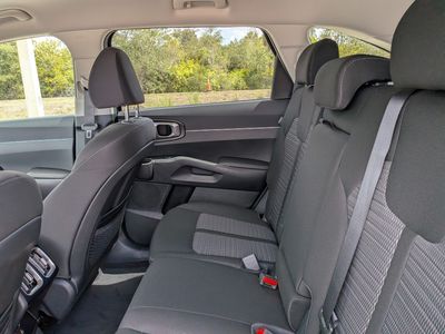 2026 Kia Sorento — photo 17 view