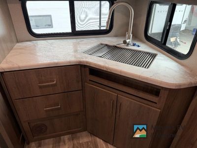 2022 Grand Design Imagine XLS - Photo 12