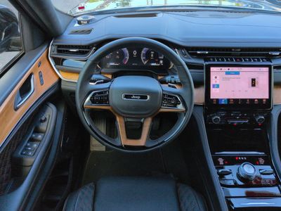 2025 Jeep Grand Cherokee - Photo 16