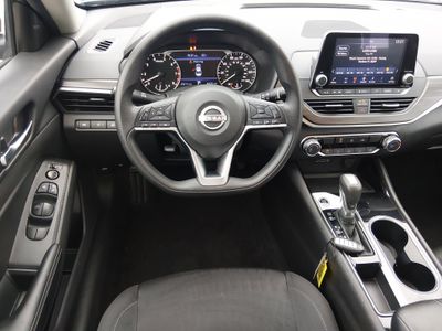2024 Nissan Altima — photo 17 view