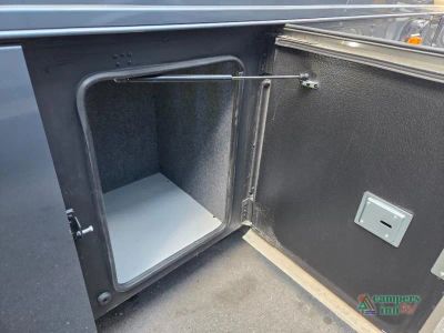 2026 Dynamax Europa S - Photo 10